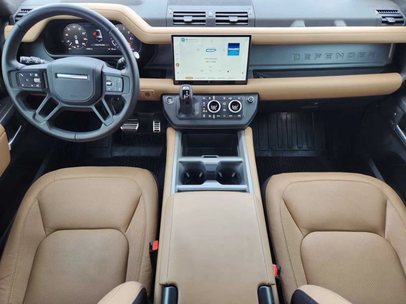 2025 Land Rover Defender - Image 27