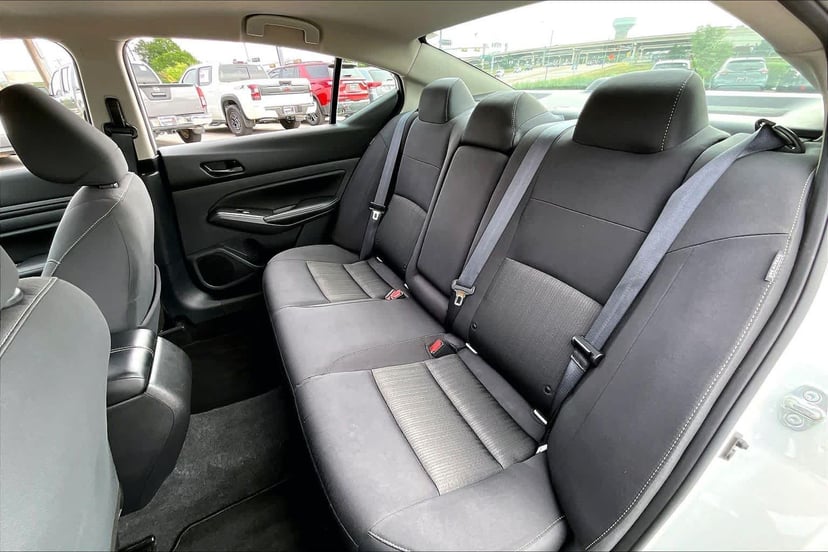 2025 Nissan Altima - Image 21