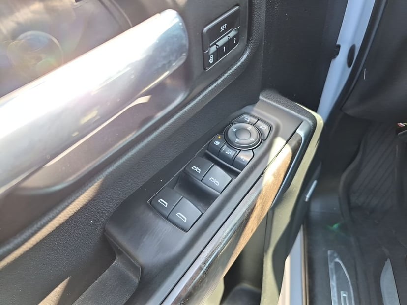 2022 GMC Sierra 2500HD - Image 28