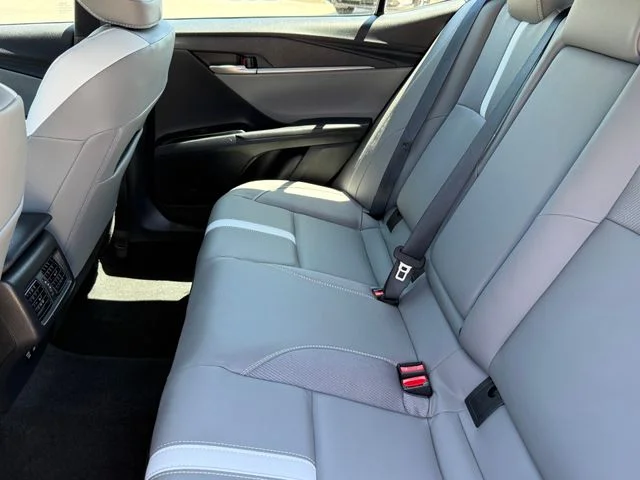 2025 Toyota Camry - Image 26