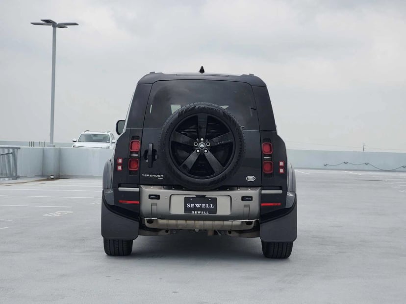 2022 Land Rover Defender - Image 6