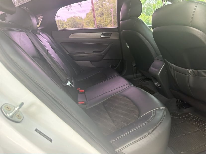2018 Hyundai Sonata - Image 20
