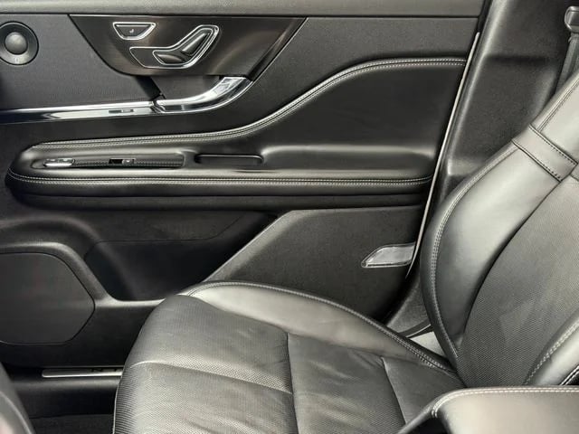 2023 Lincoln Corsair - Image 14