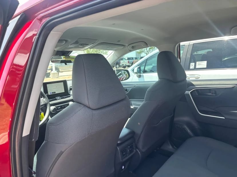 2025 Toyota RAV4 - Image 23