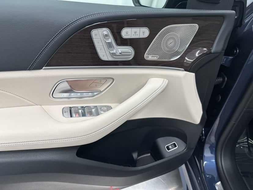 2026 Mercedes-Benz GLE - Image 10