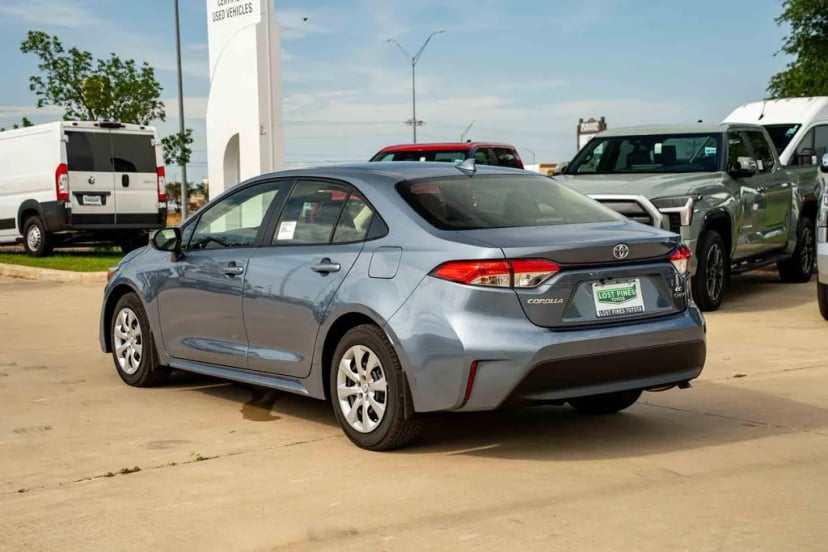 2026 Toyota Corolla Hybrid - Image 2