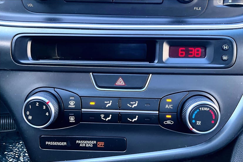 2015 Kia Optima - Image 31