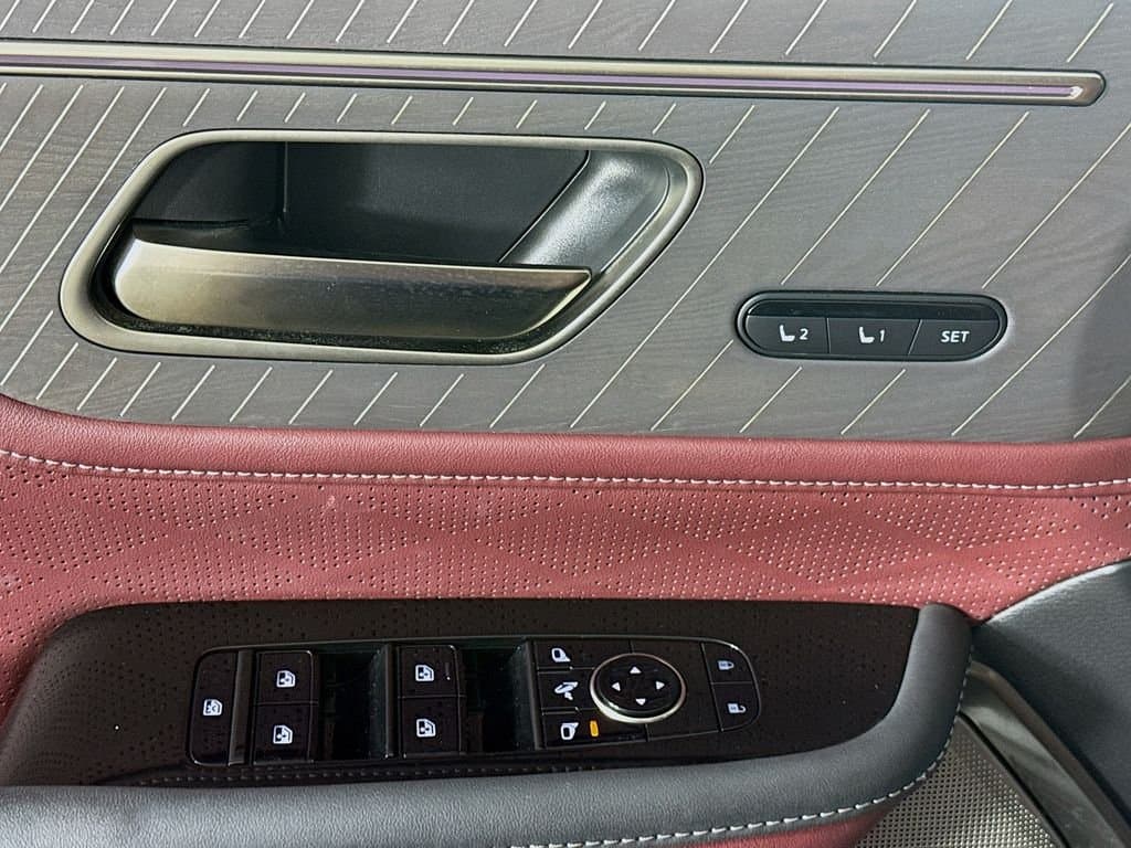 2025 INFINITI QX80 - Image 24