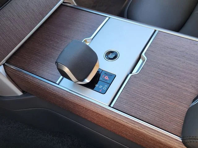 2026 Land Rover Range Rover - Image 15