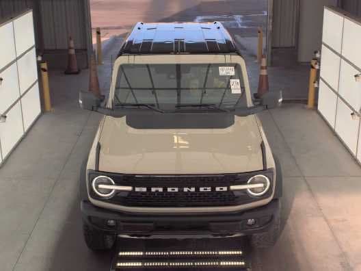 2025 Ford Bronco - Image 2