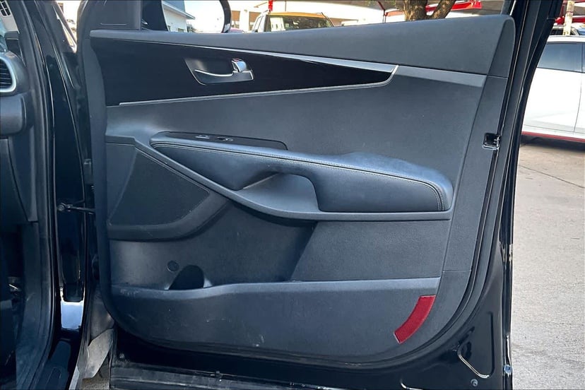 2019 Kia Sorento - Image 22
