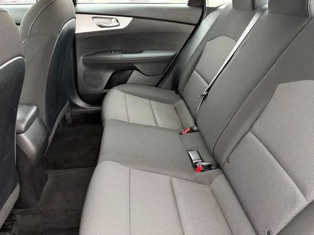 2023 Kia Forte - Image 28