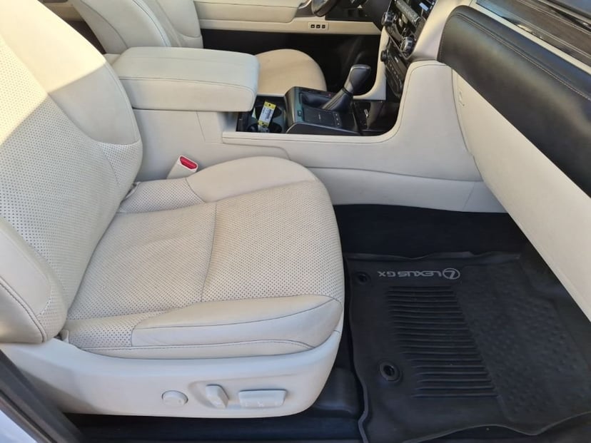 2023 Lexus GX - Image 16