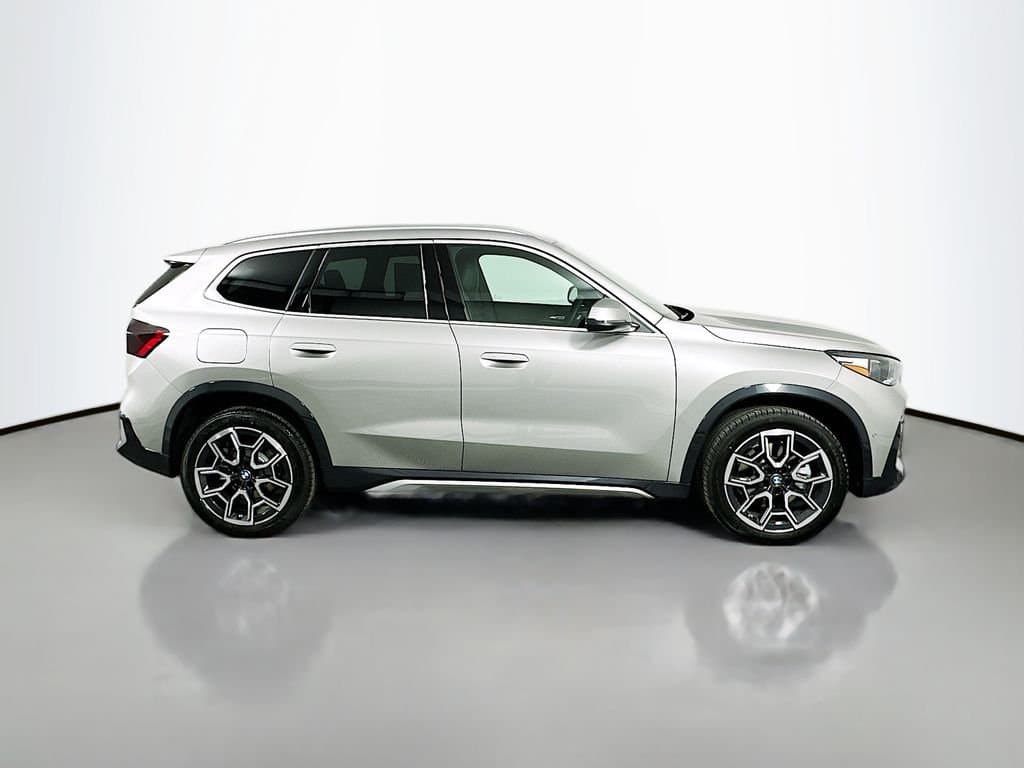 2025 BMW X1 - Image 4