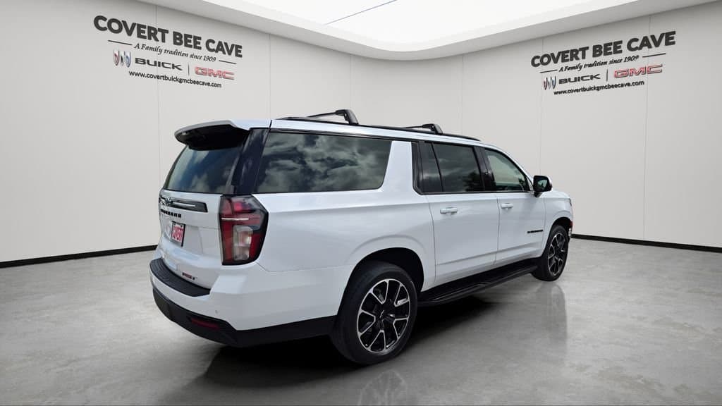 2023 Chevrolet Suburban - Image 9