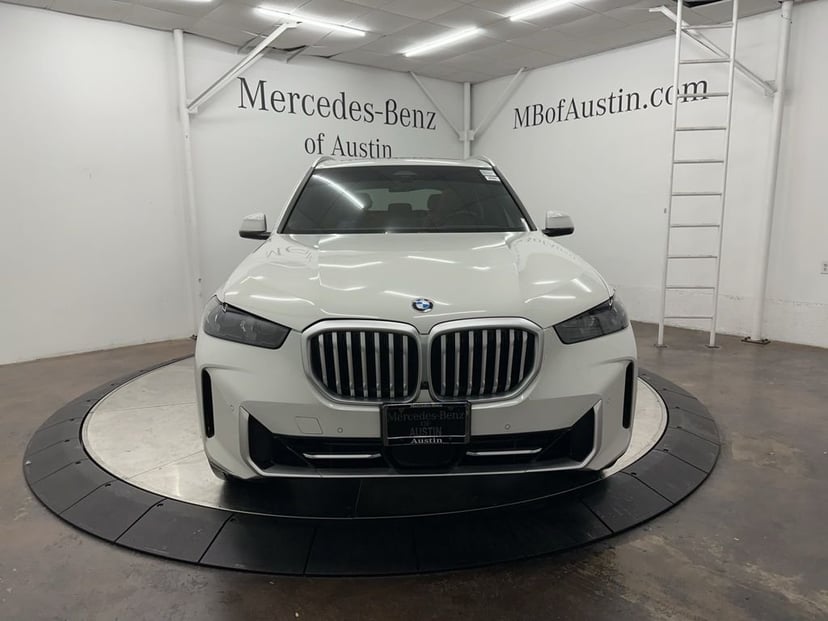 2024 BMW X5 - Image 2