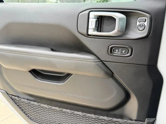 2020 Jeep Wrangler - Image 19