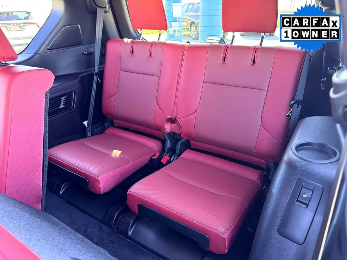 2022 Lexus GX - Image 18