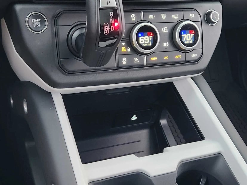 2026 LAND ROVER Defender 110 - Image 19