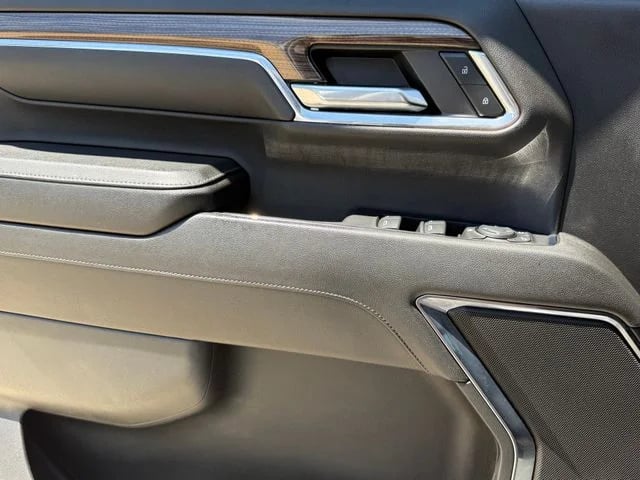 2024 Chevrolet Silverado 2500HD - Image 18