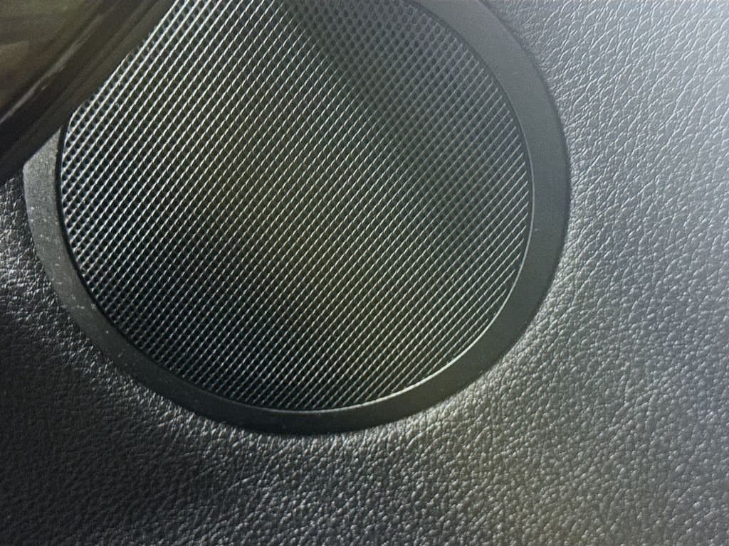 2017 BMW 3 - Image 23