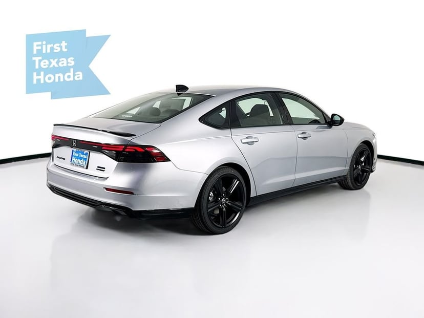 2026 Honda Accord Hybrid - Image 8