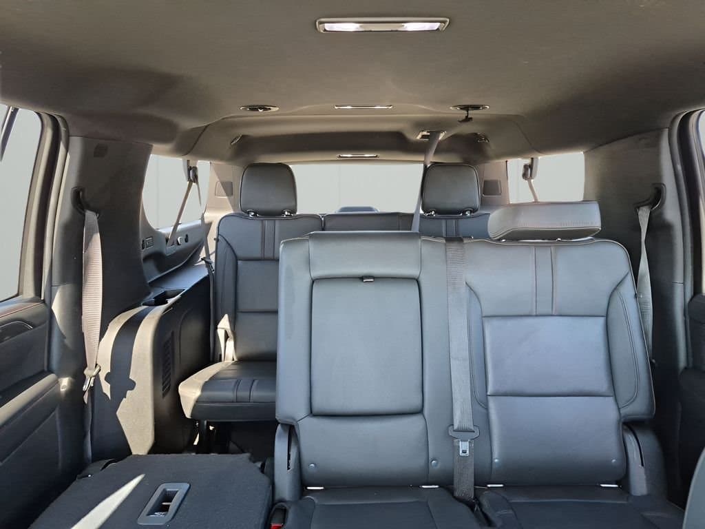 2022 Chevrolet Suburban - Image 43