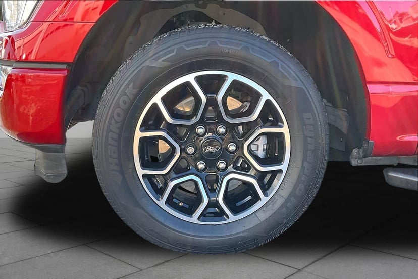 2022 Ford F-150 - Image 13