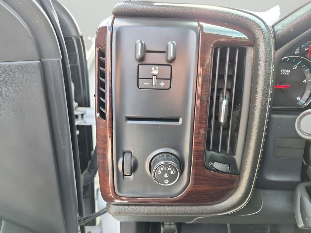 2016 Chevrolet Silverado 3500HD - Image 35
