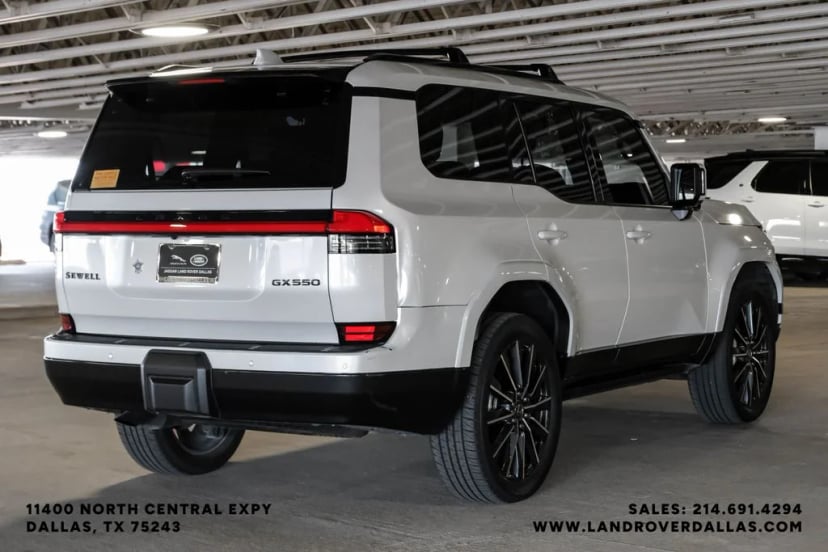 2024 Lexus GX - Image 8