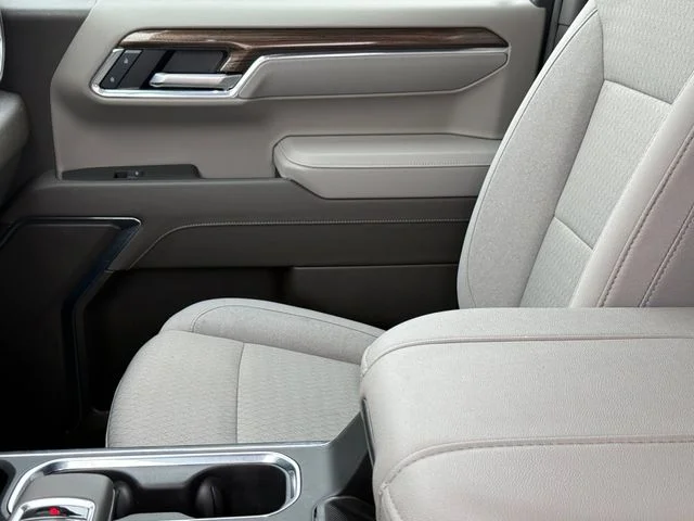 2025 Chevrolet Silverado 1500 - Image 13
