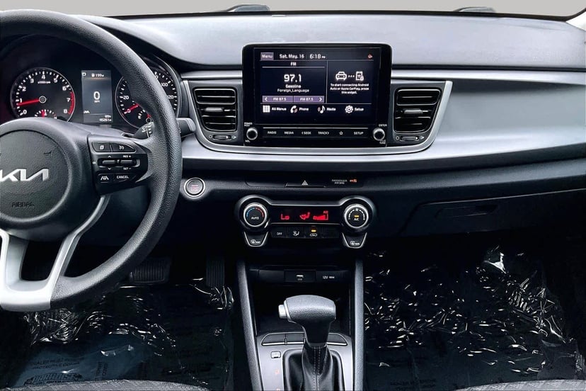 2023 Kia Rio 5-Door - Image 7