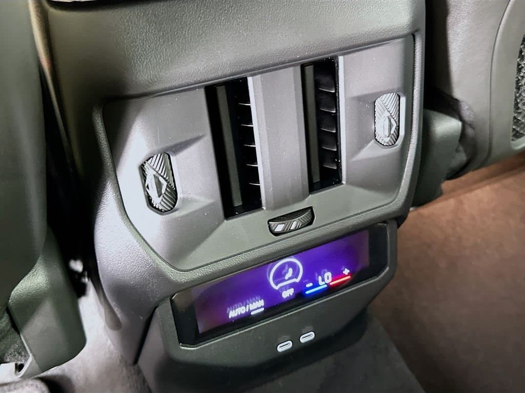 2025 BMW X3 - Image 18