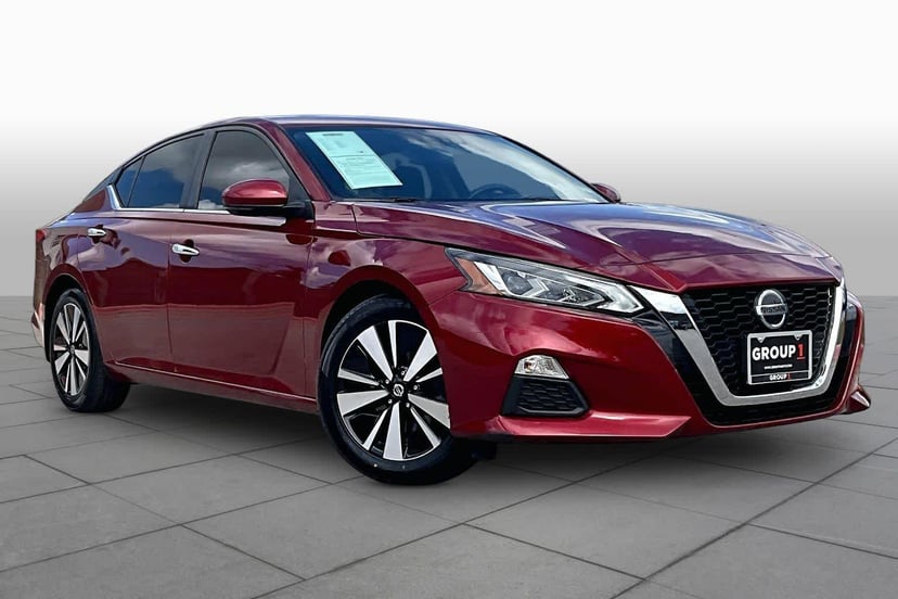 2022 Nissan Altima - Image 3