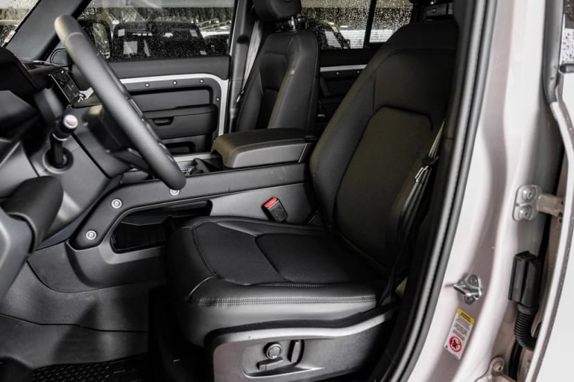 2026 Land Rover Defender 110 - Image 31