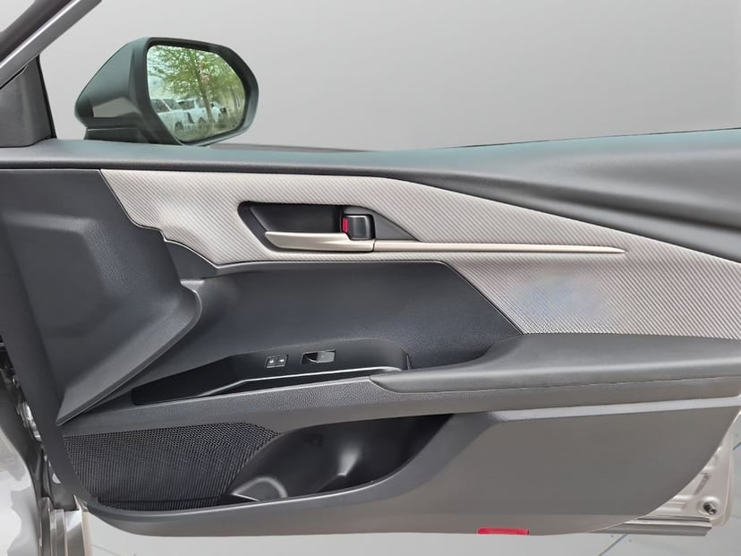 2025 Toyota Camry - Image 13