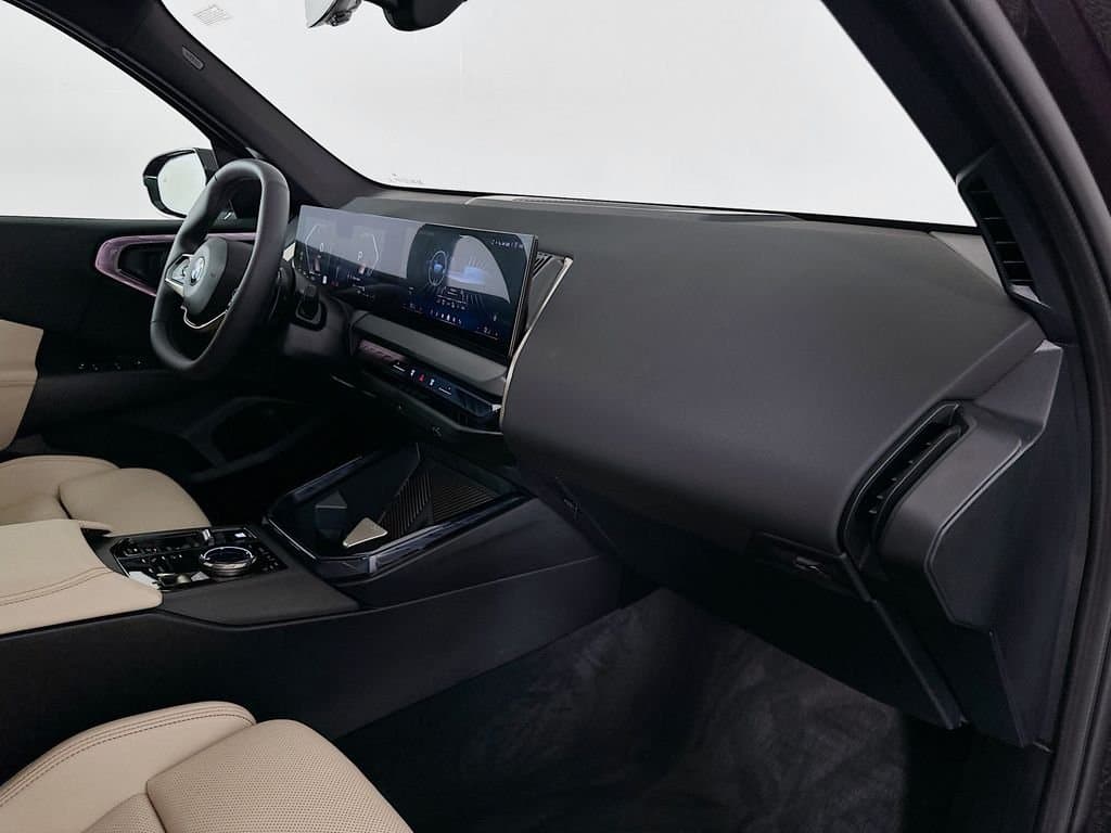 2025 BMW X3 - Image 28
