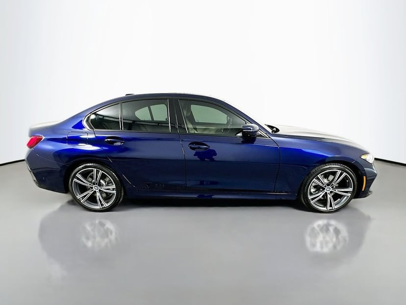 2023 BMW 3 Series - Image 4