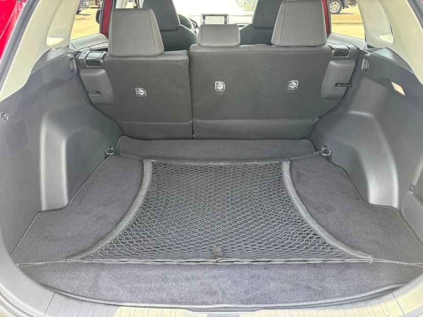 2025 Toyota RAV4 - Image 27