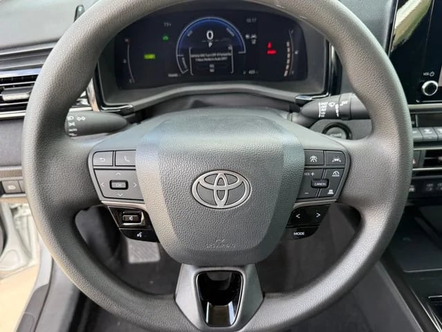 2026 Toyota Camry - Image 13
