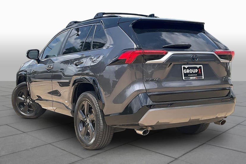 2021 Toyota RAV4 - Image 12