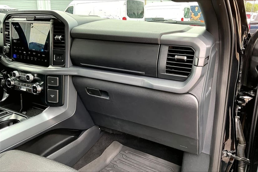 2025 Ford F-150 - Image 19