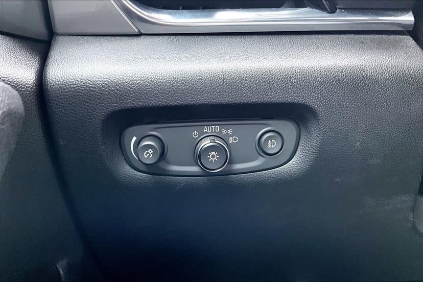 2018 Chevrolet Traverse - Image 33