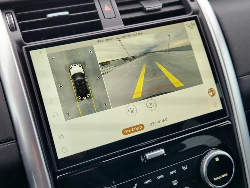 2025 Land Rover Discovery - Image 16