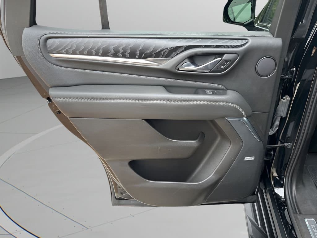 2021 GMC Yukon - Image 17