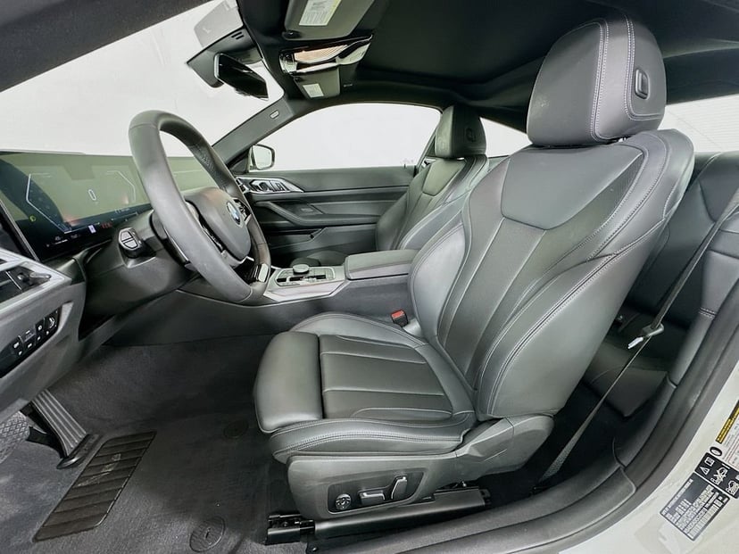 2025 BMW 4 Series - Image 21