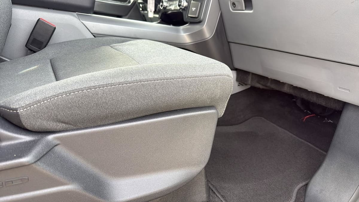 2025 Ford F-150 - Image 25