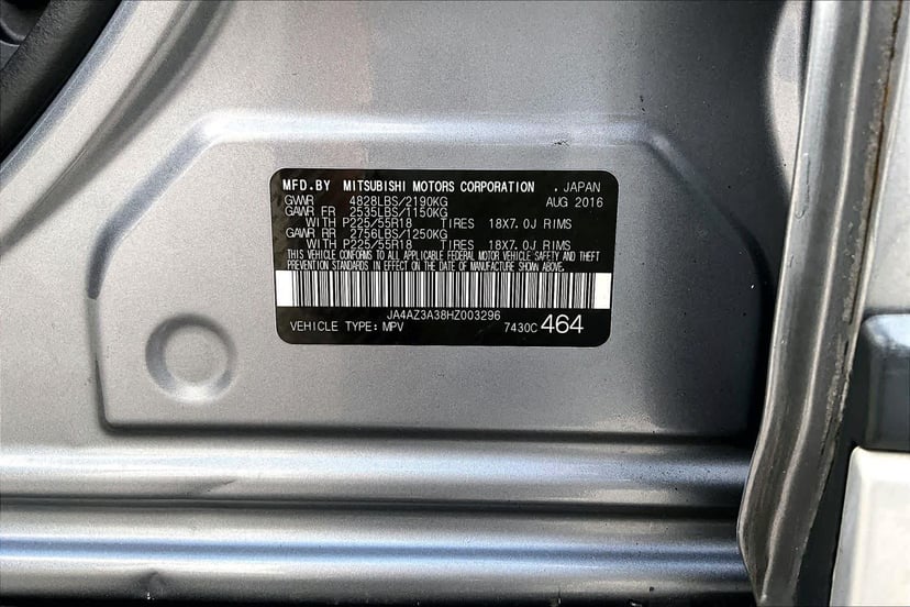 2017 Mitsubishi Outlander - Image 37