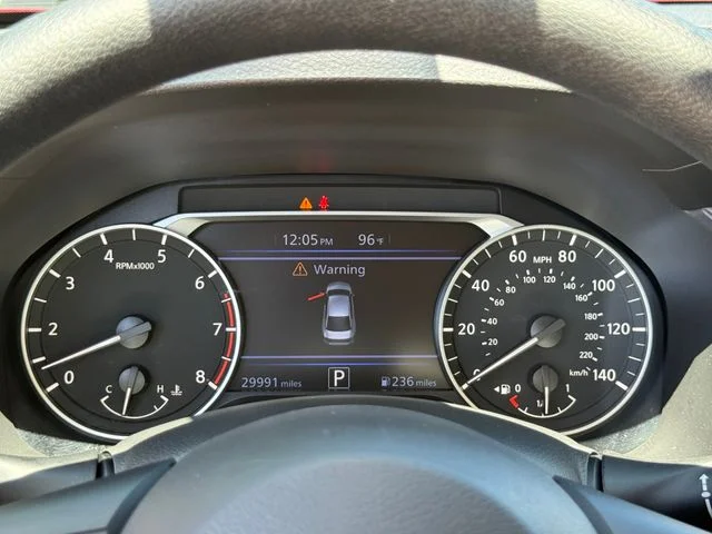 2025 Nissan Altima - Image 14