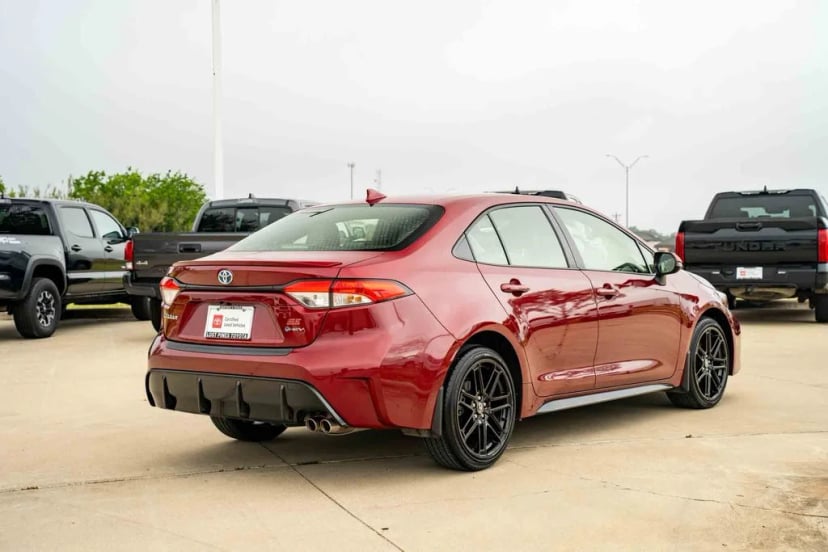 2025 Toyota Corolla Hybrid - Image 4